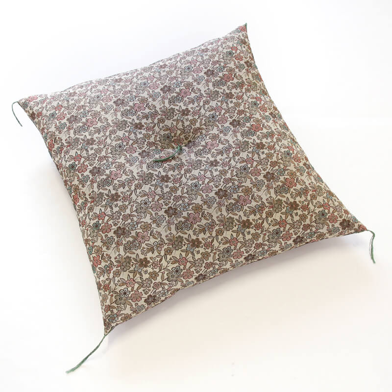 Almofada Japonesa (Zabuton) - Omeshi 24.8 x 23" 63 x 59cm