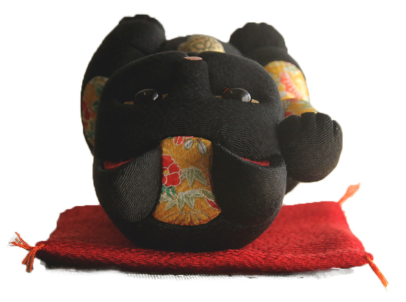 Japanese Maneki Neko Beckoning Cat Kimekomi