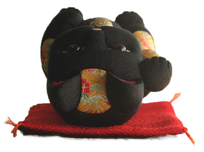 Japanese Maneki Neko Beckoning Cat Kimekomi