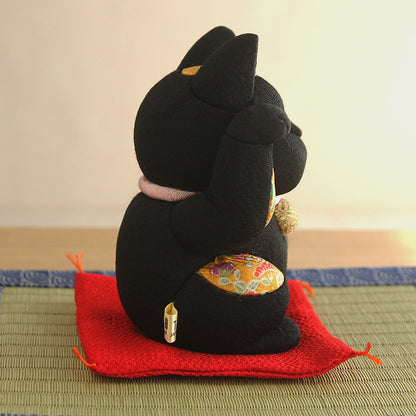 Japanese Maneki Neko Beckoning Cat Kimekomi