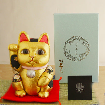 Japanese Maneki Neko Beckoning Cat Kimekomi