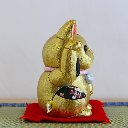 Japanese Maneki Neko Beckoning Cat Kimekomi