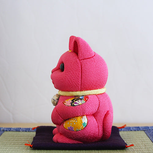 Japanese Maneki Neko Beckoning Cat Kimekomi