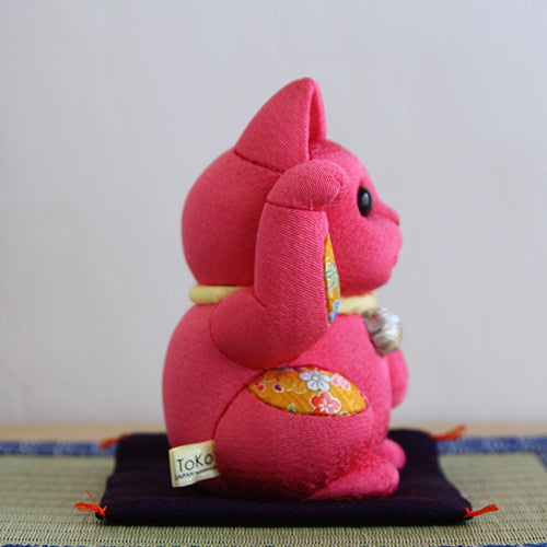 Japanese Maneki Neko Beckoning Cat Kimekomi