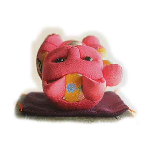 Japanese Maneki Neko Beckoning Cat Kimekomi