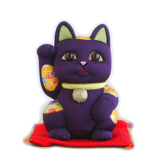 Japanese Maneki Neko Beckoning Cat Kimekomi