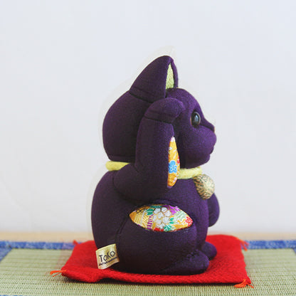 Japanese Maneki Neko Beckoning Cat Kimekomi