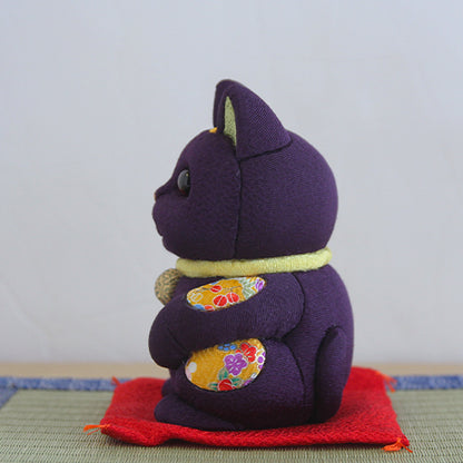 Japanese Maneki Neko Beckoning Cat Kimekomi