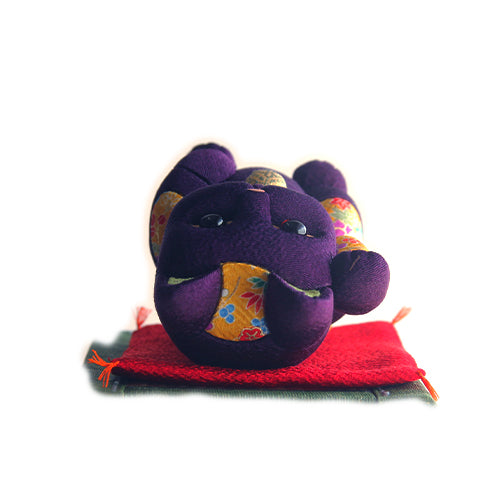 Japanese Maneki Neko Beckoning Cat Kimekomi