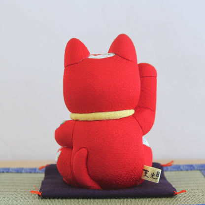 Japanese Maneki Neko Beckoning Cat Kimekomi