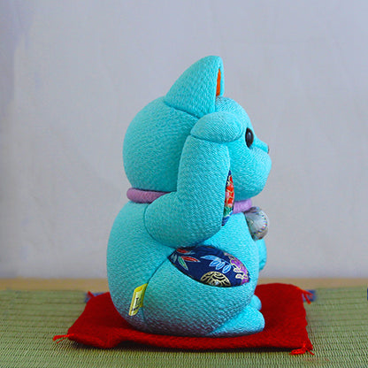 Japanese Maneki Neko Beckoning Cat Kimekomi