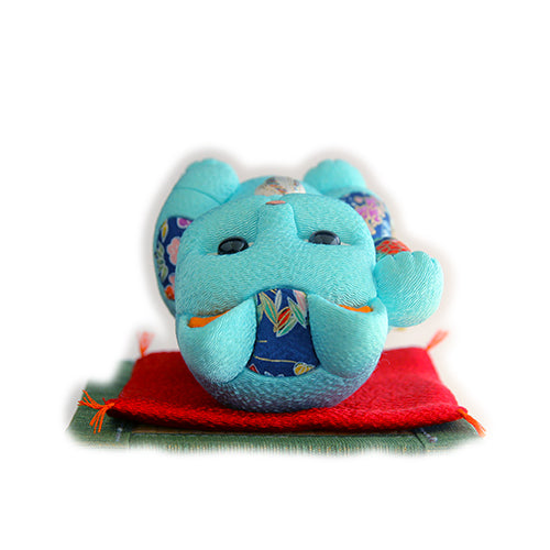 Japanese Maneki Neko Beckoning Cat Kimekomi