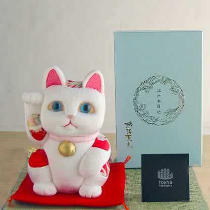 Japanese Maneki Neko Beckoning Cat Kimekomi