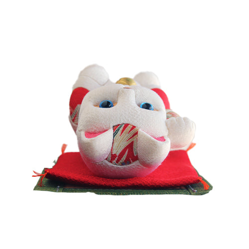 Japanese Maneki Neko Beckoning Cat Kimekomi