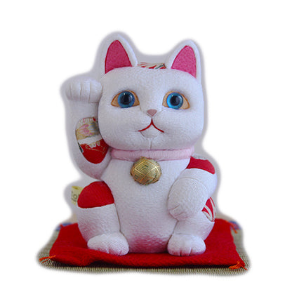 Japanese Maneki Neko Beckoning Cat Kimekomi