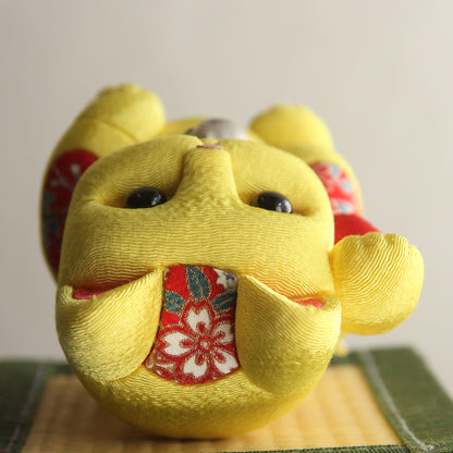 Japanese Maneki Neko Beckoning Cat Kimekomi