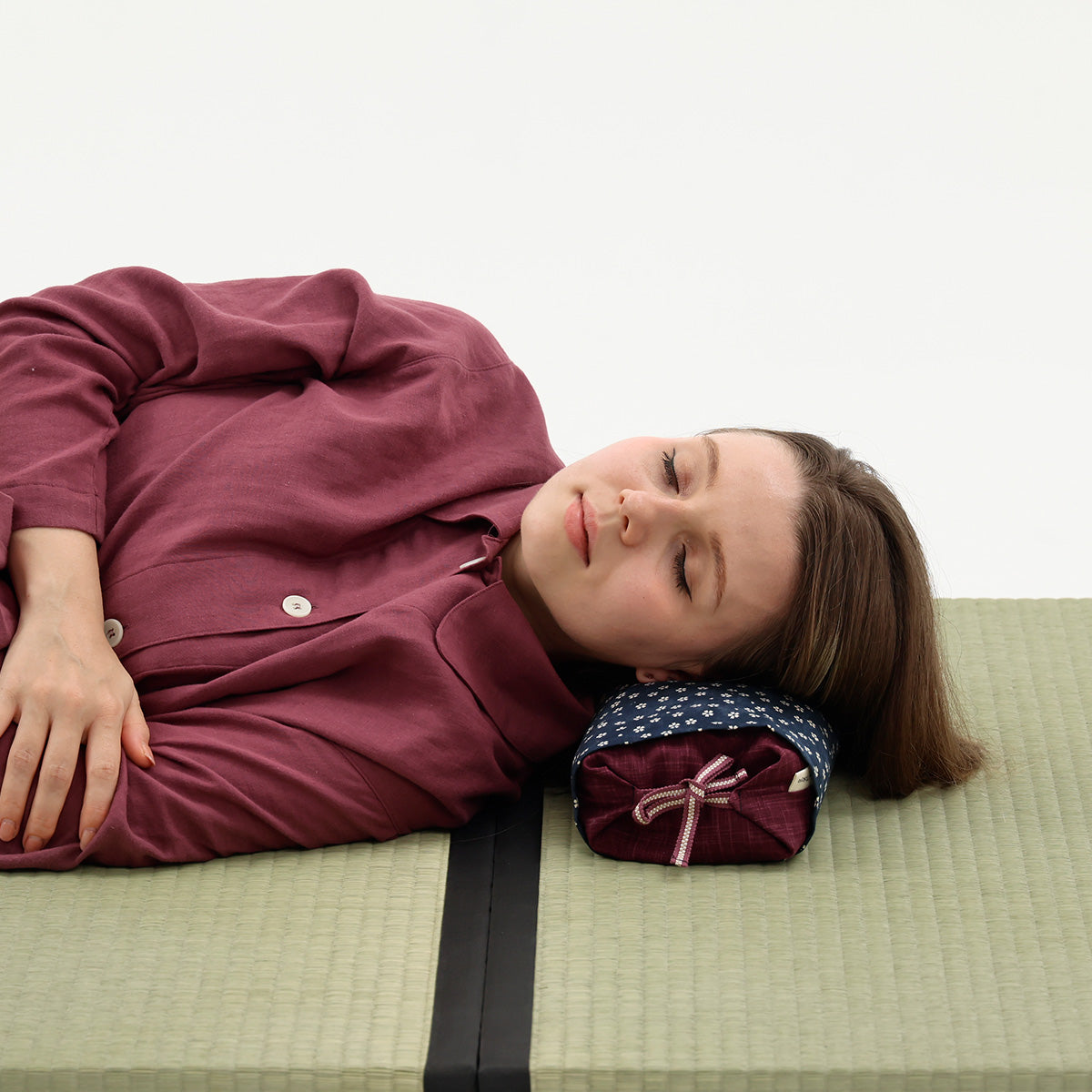 Adjustable height  Hinoki Wood Cubes Pillow