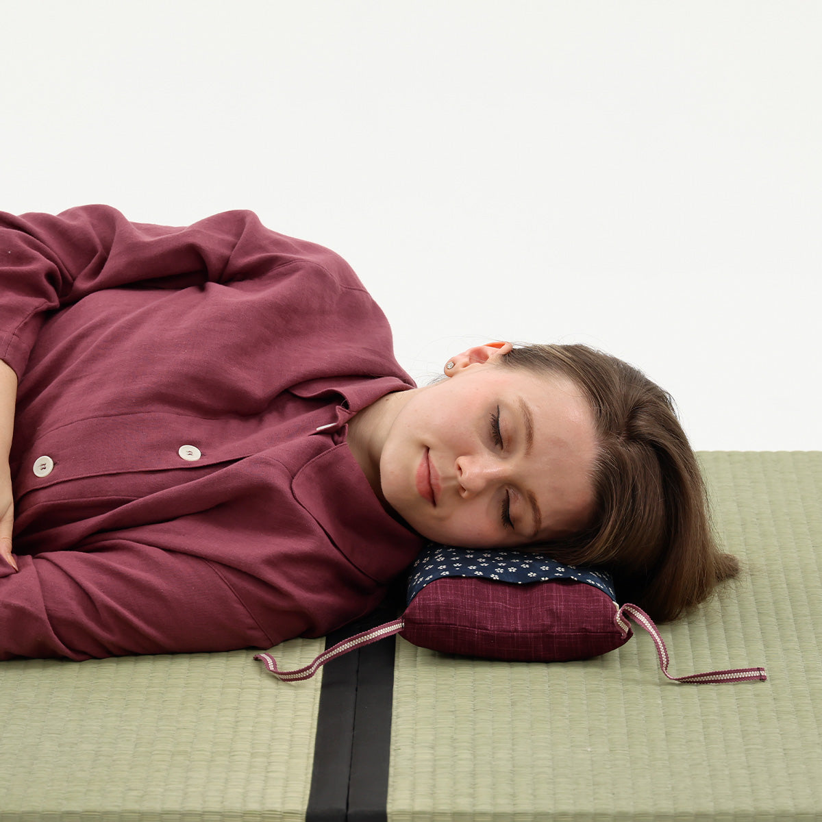 Adjustable height  Hinoki Wood Cubes Pillow