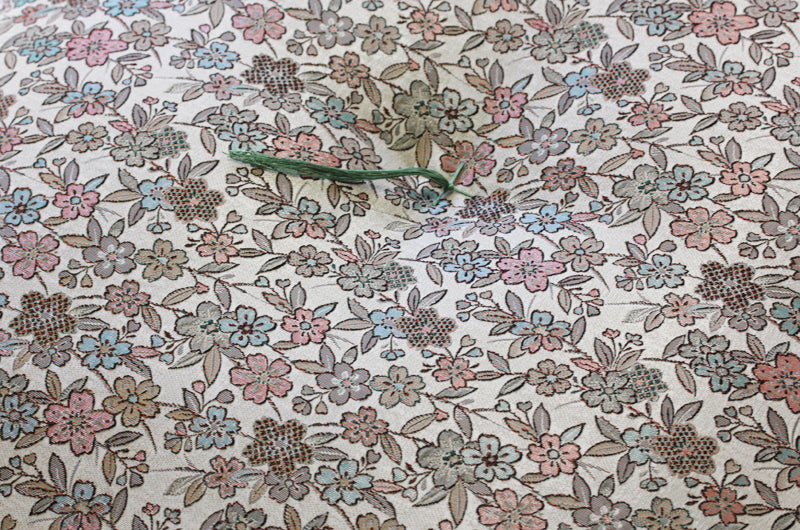 Almofada Japonesa (Zabuton) - Omeshi 24.8 x 23" 63 x 59cm