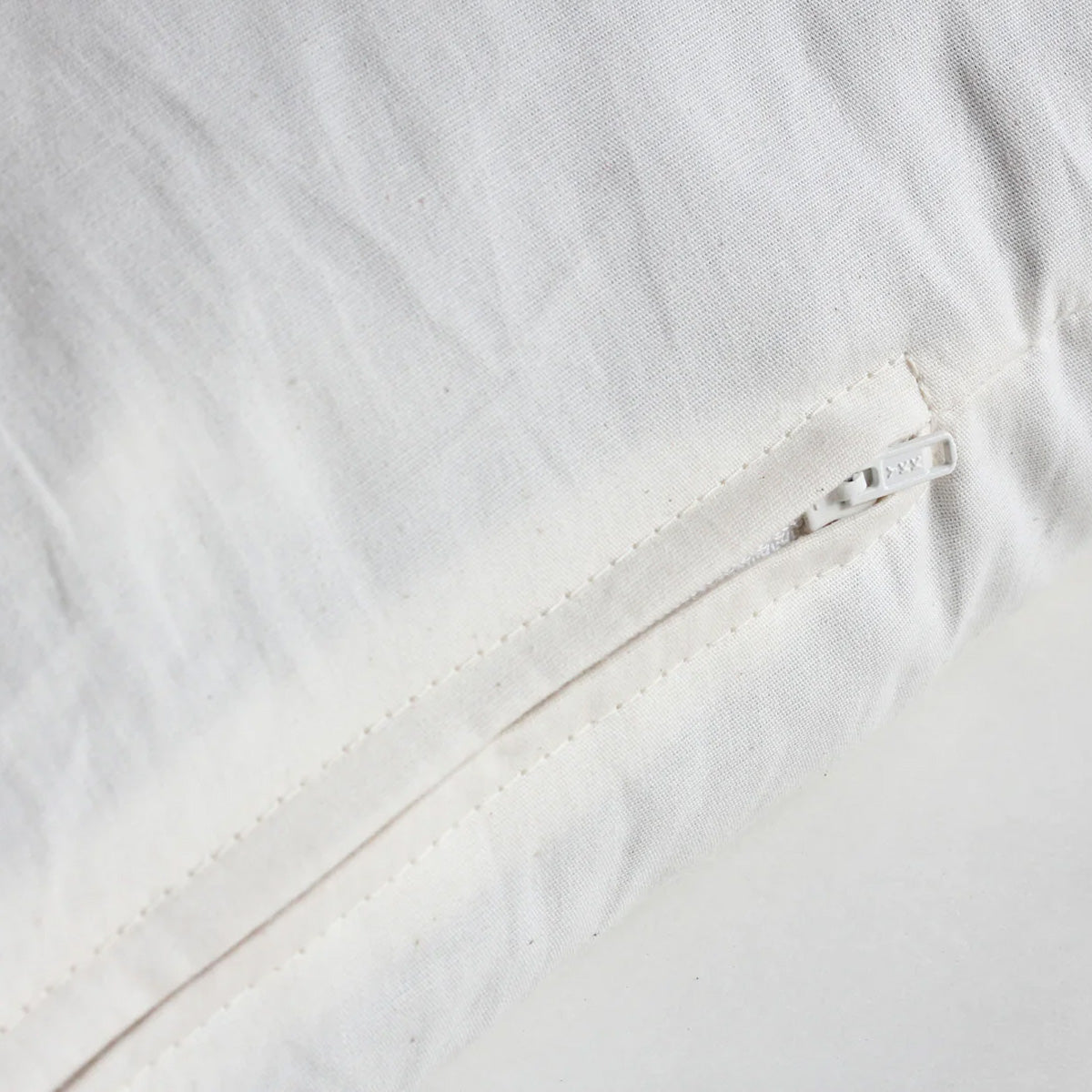 Large 43 × 63 cm (16.9 × 24.8 in) - 2.5 kg (5.5 lb)