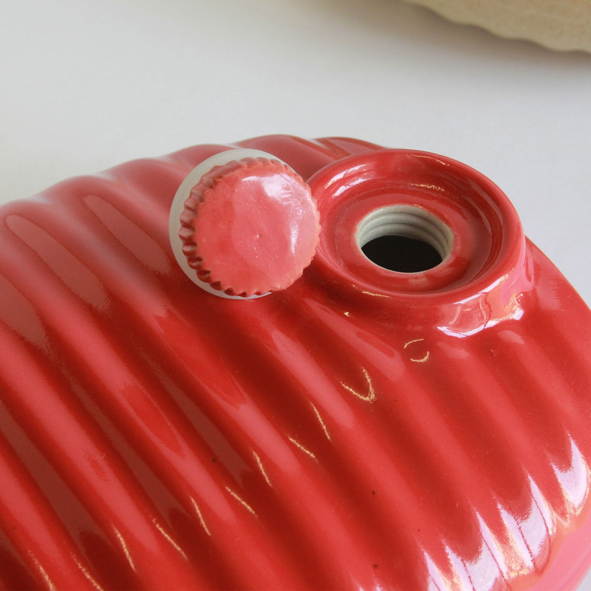 Pottery Hot Water Bottle - White Yutampo