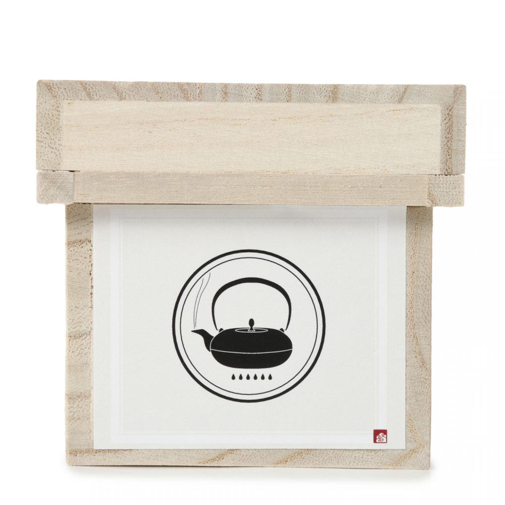 Kitchen cloth and tea box Tetsubin 
