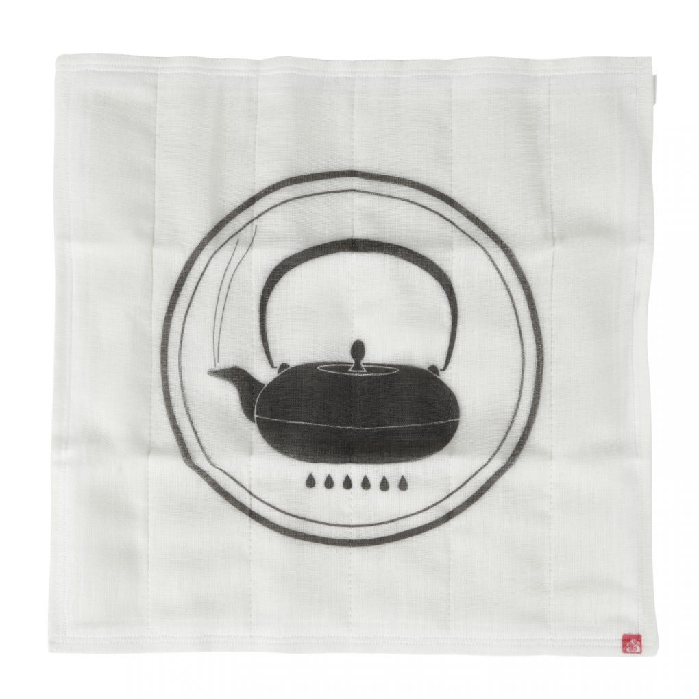 Kitchen cloth and tea box Tetsubin 